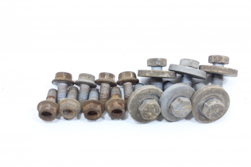 Parafuso Caçamba Jg Amarok 10/16 Usado (730)