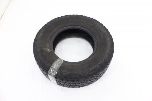 Pneu 235/75/R15 Pneu 68/20 Usado (896)